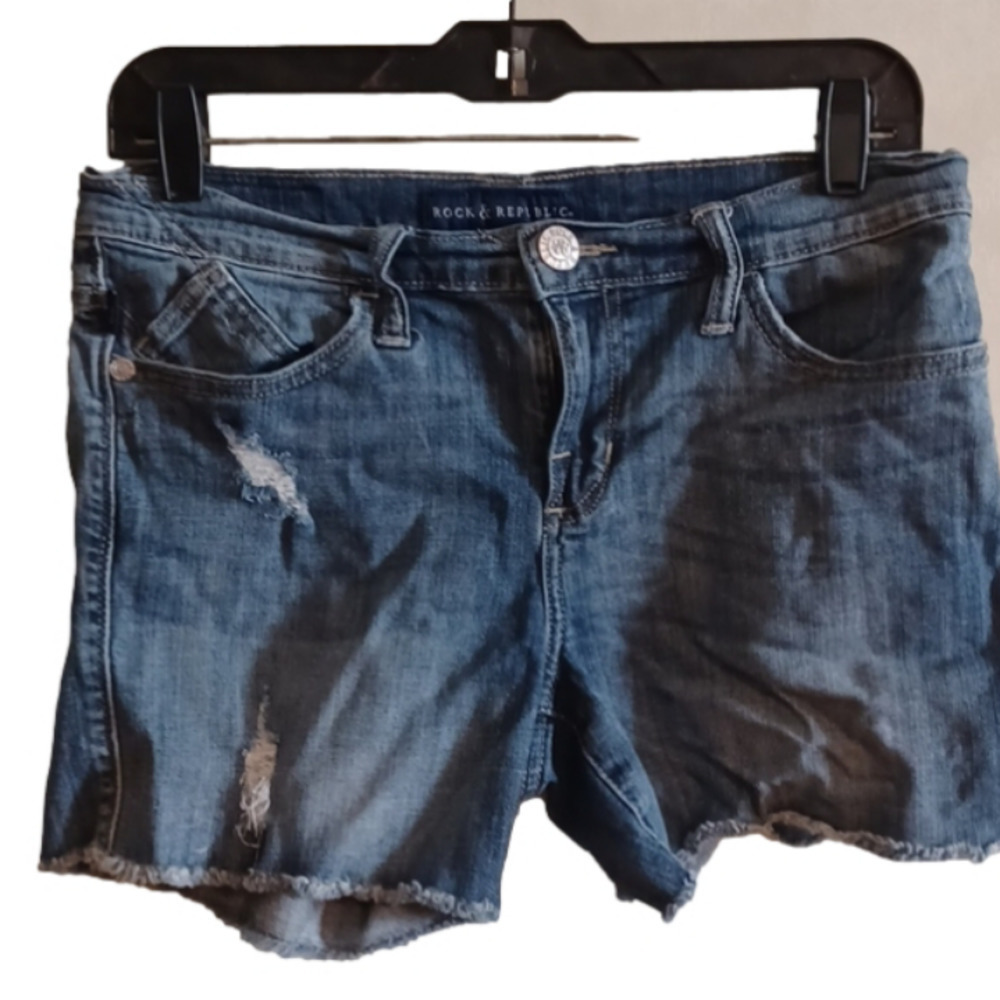 Size 8 Rock & Republic cutoff semi distressed jean shorts.